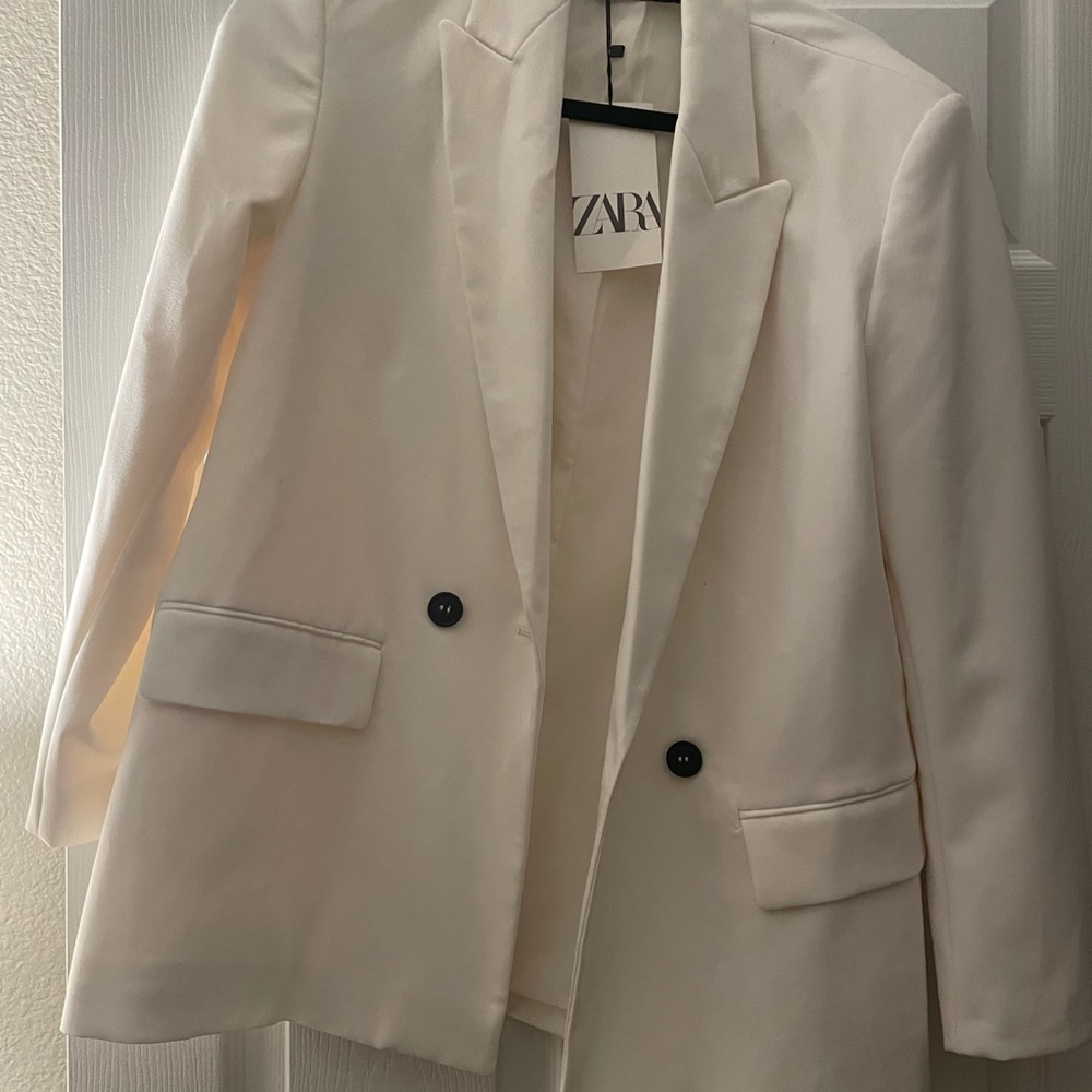 White blazer - Picture 6 of 16